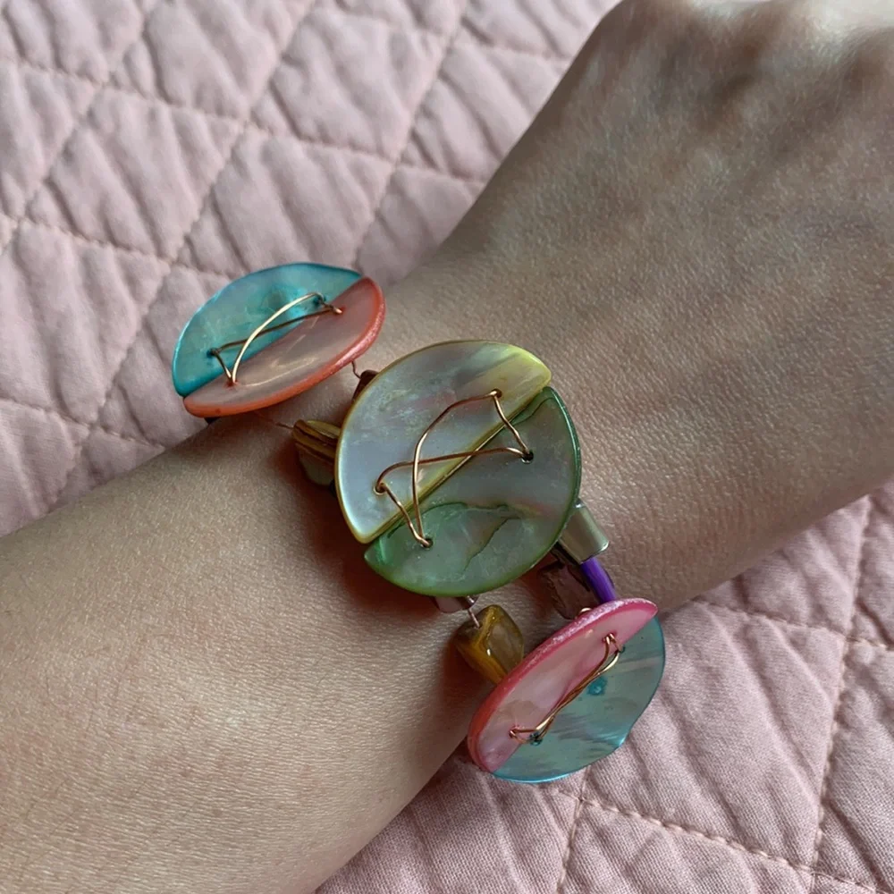 Colorful Shell Bracelet - Picture 4 of 6